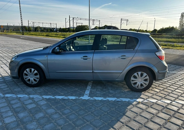 Opel Astra cena 12900 przebieg: 247621, rok produkcji 2004 z Barczewo małe 121